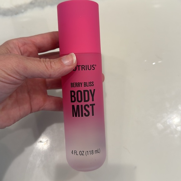 New Nutrius Body Mist - Berry Bliss, 4 FL OZ  Fragrance - Picture 2 of 5